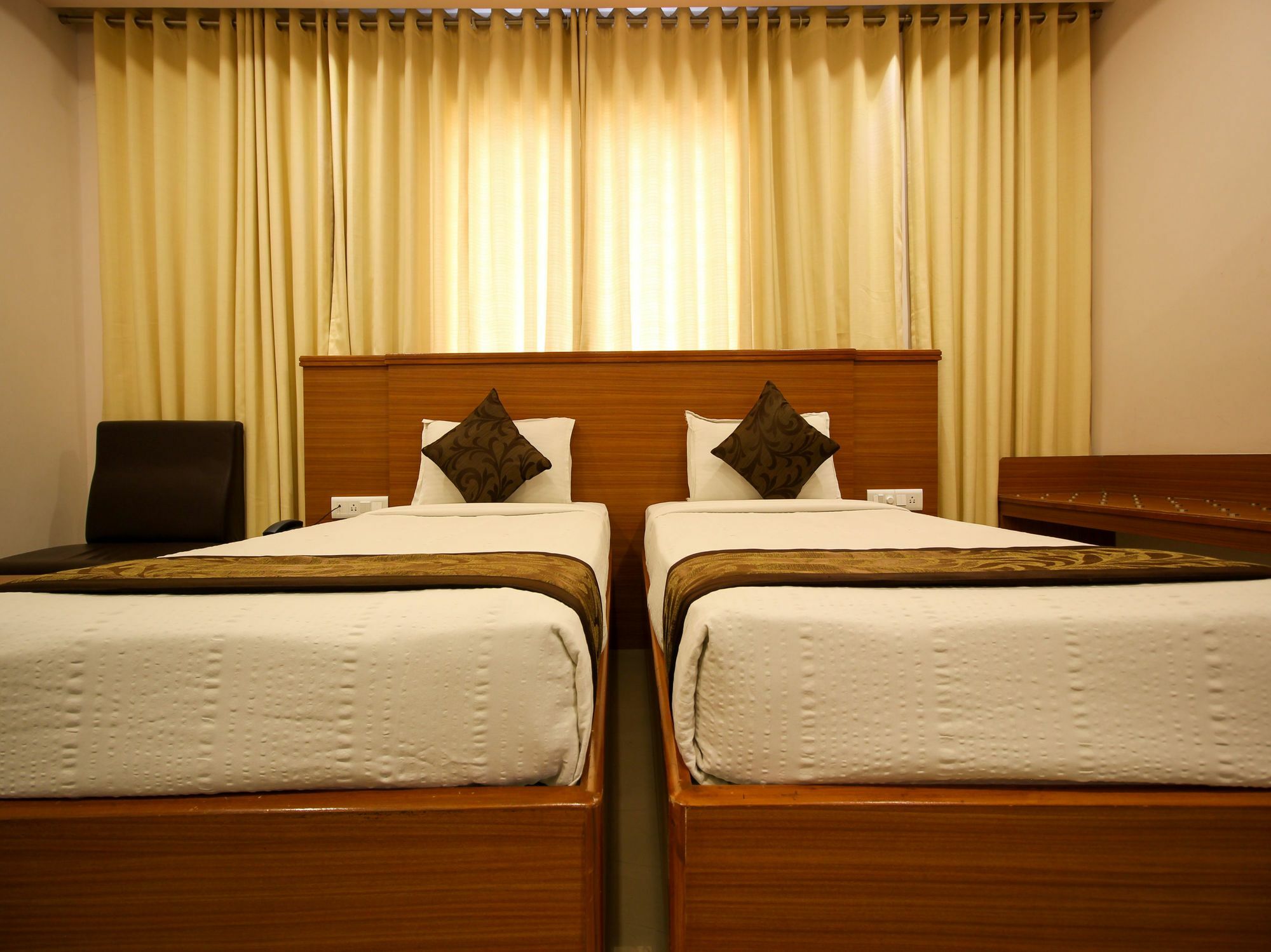 Oyo 6960 Kengeri Hotel Bangalore Exterior foto